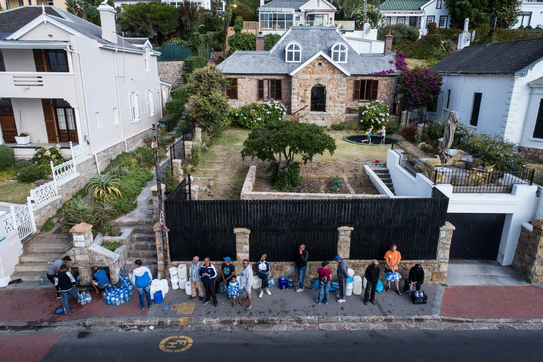 ../_images/INT_examples_capetownwater.png