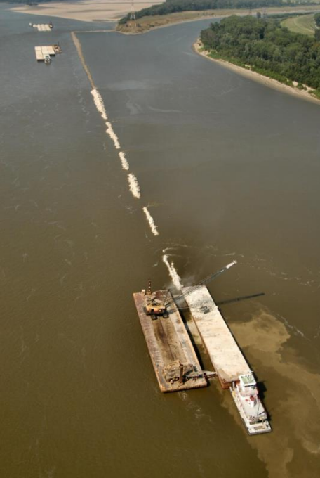 ../_images/INT_examples_dredgingmississippi.png