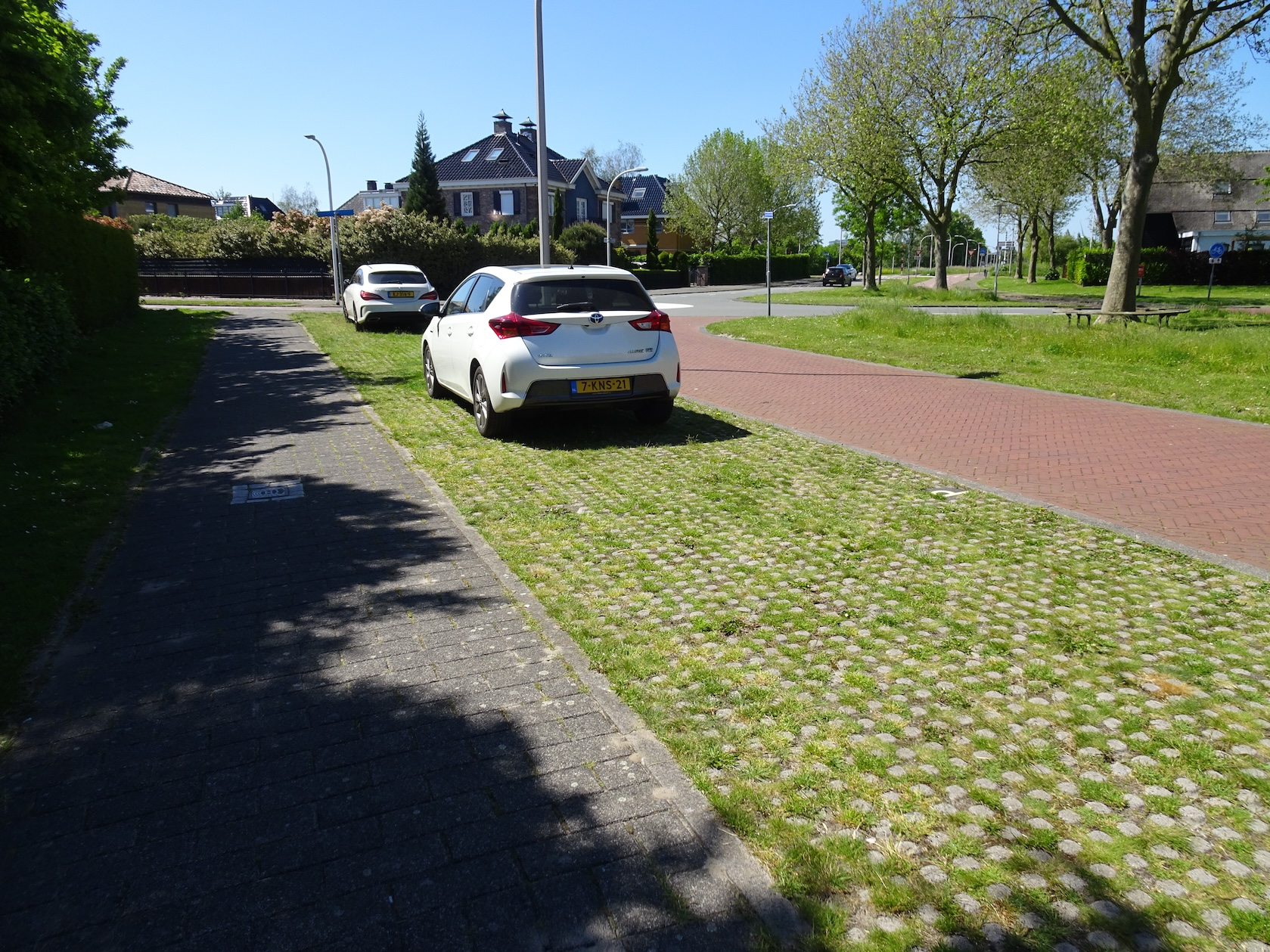 ../_images/green_parking.jpg